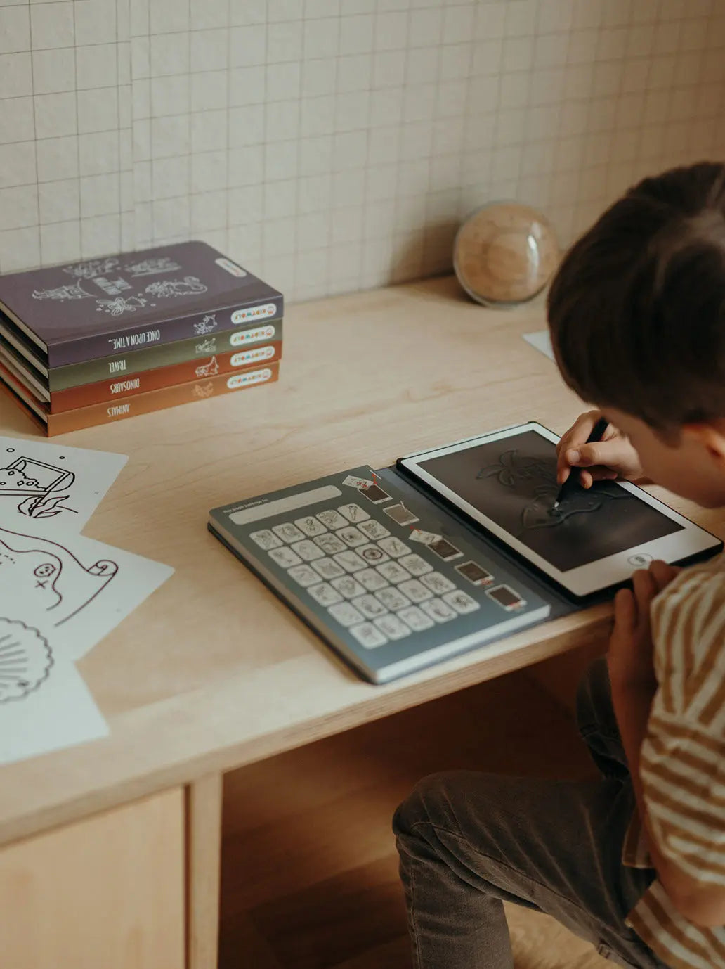 Podświetlany tablet do rysowania Kidydraw Mini Oceans Pirates Kidywolf BEBE Concept 