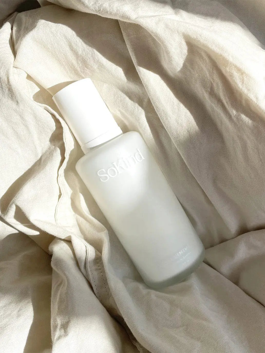 Odżywczy bezzapachowy balsam do ciała Silky Essential SoKind BEBE Concept 