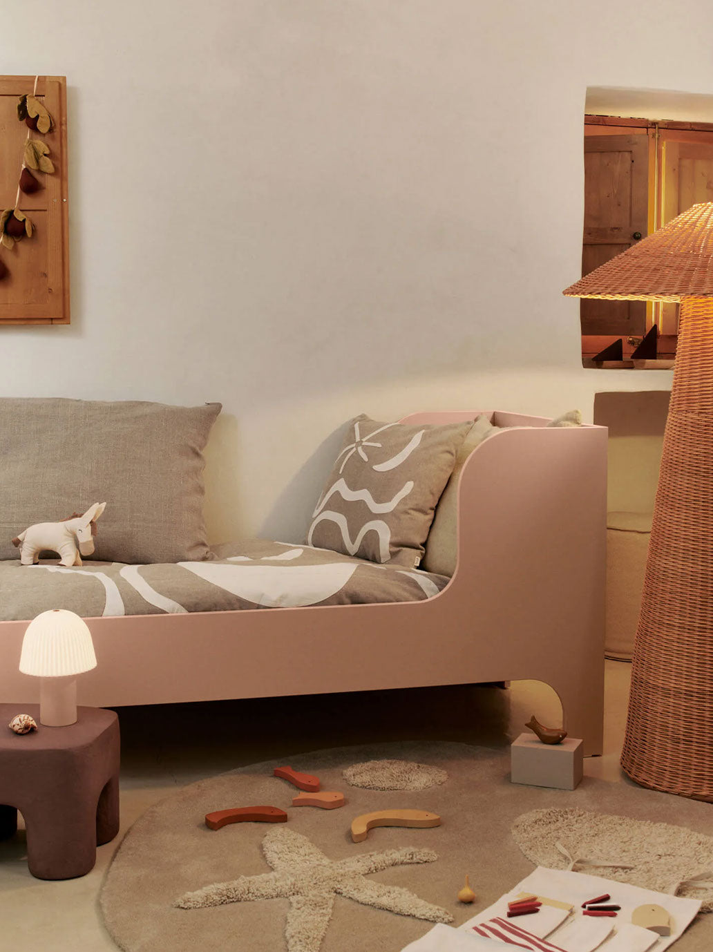 Bezprzewodowa lampka Frill Portable Lamp Ferm Living BEBE Concept 