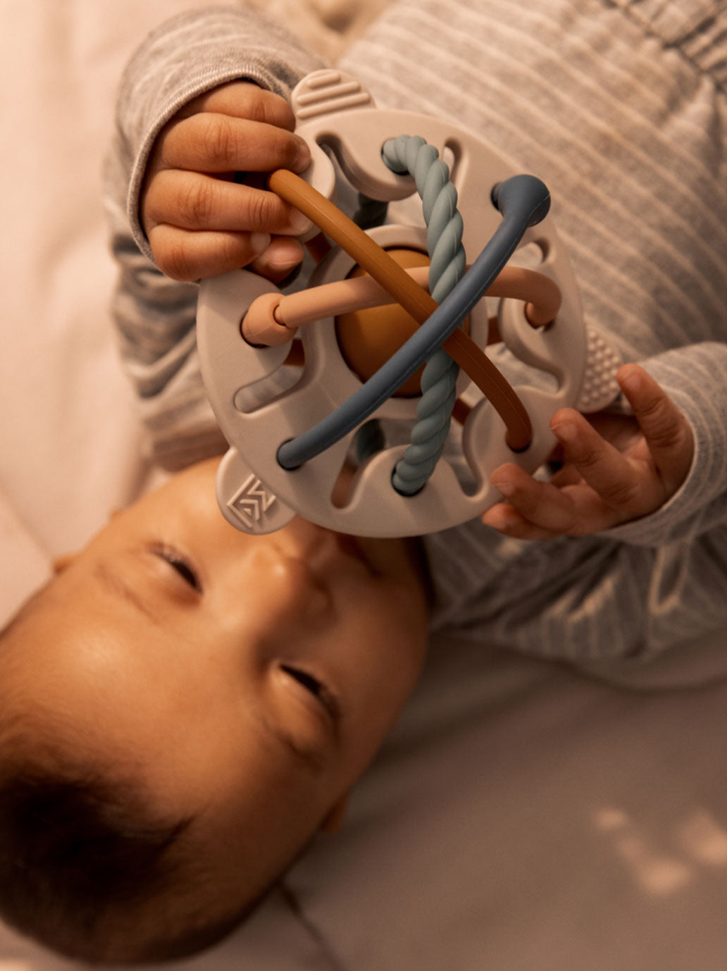 Grzechotka Hakim Silicone Mix Rattle Liewood BEBE Concept 