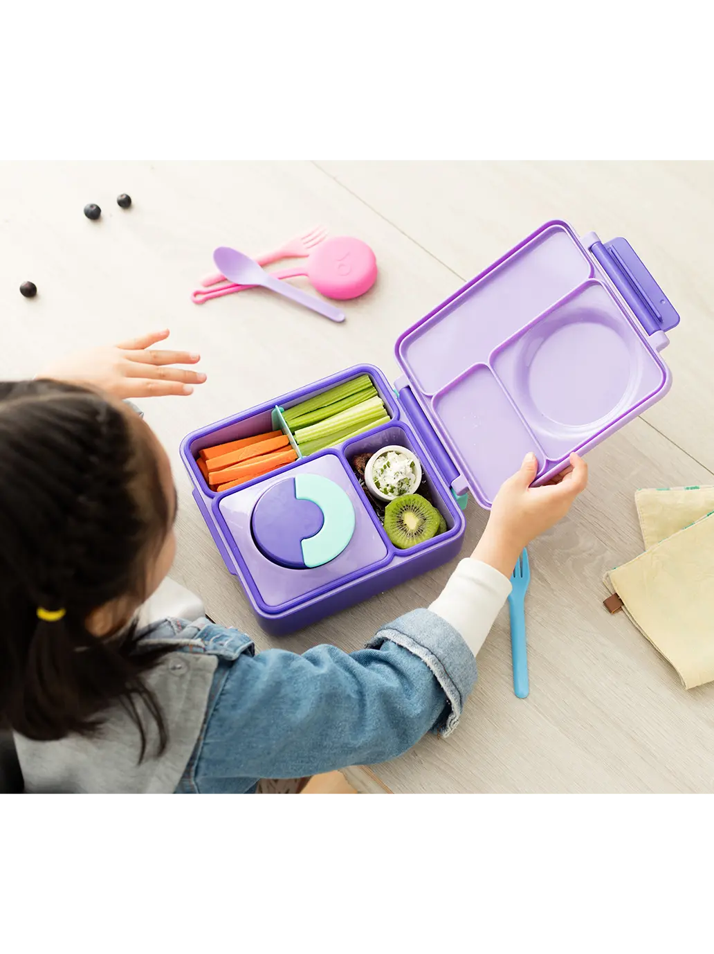 OmieBox lunchbox z termosem i przegródkami OMIE BEBE Concept 