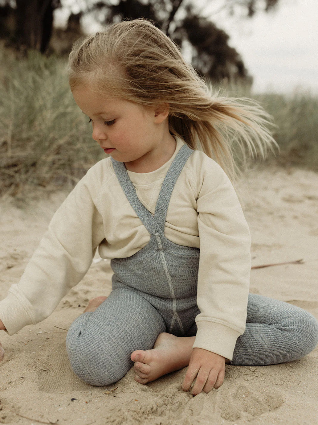 legginsy na szelkach w stylu vintage Silly Silas BEBE Concept 