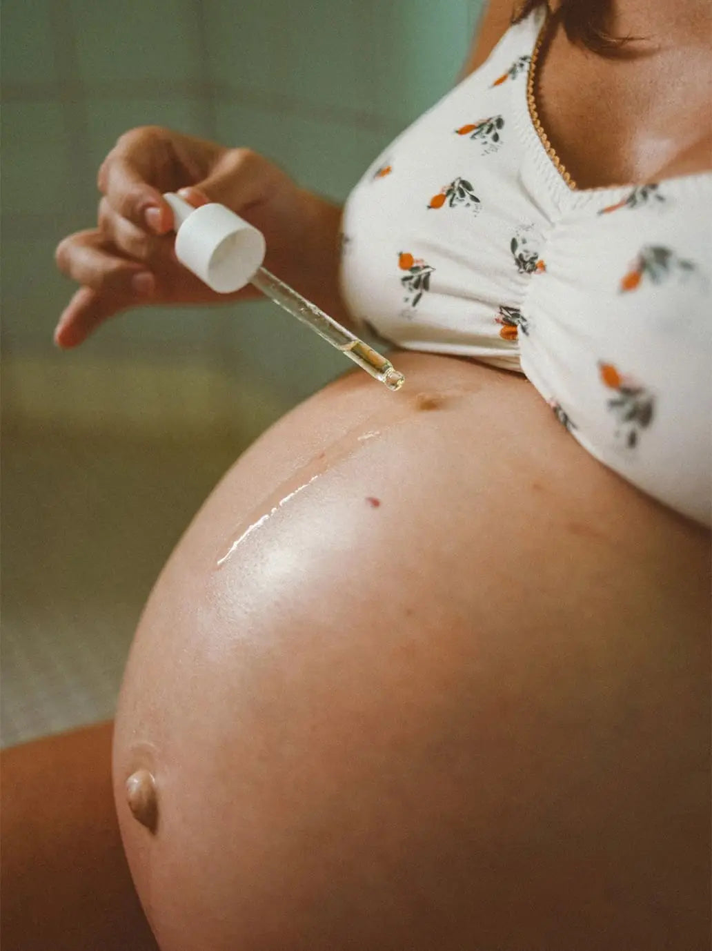 Ujędrniający olejek do ciała przeciw rozstępom Belly Oil Lucy BEBE Concept 