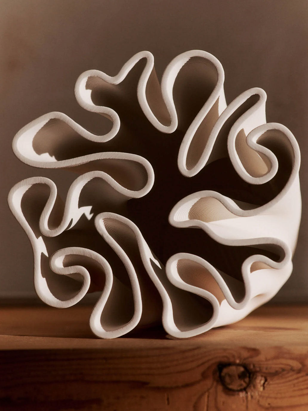 Ceramiczny wazon Dadali Vase Ferm Living BEBE Concept 