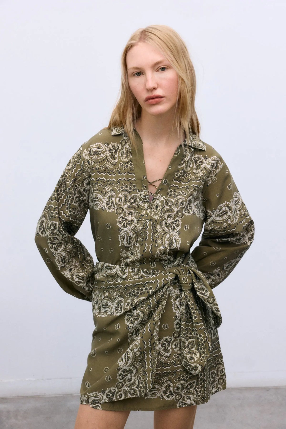 Waterlily Woman Shirt Bandana Print The New Society BEBE Concept 
